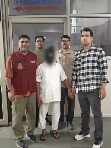 Delhi Crime Branch catches wanted forgery accused after 12 years